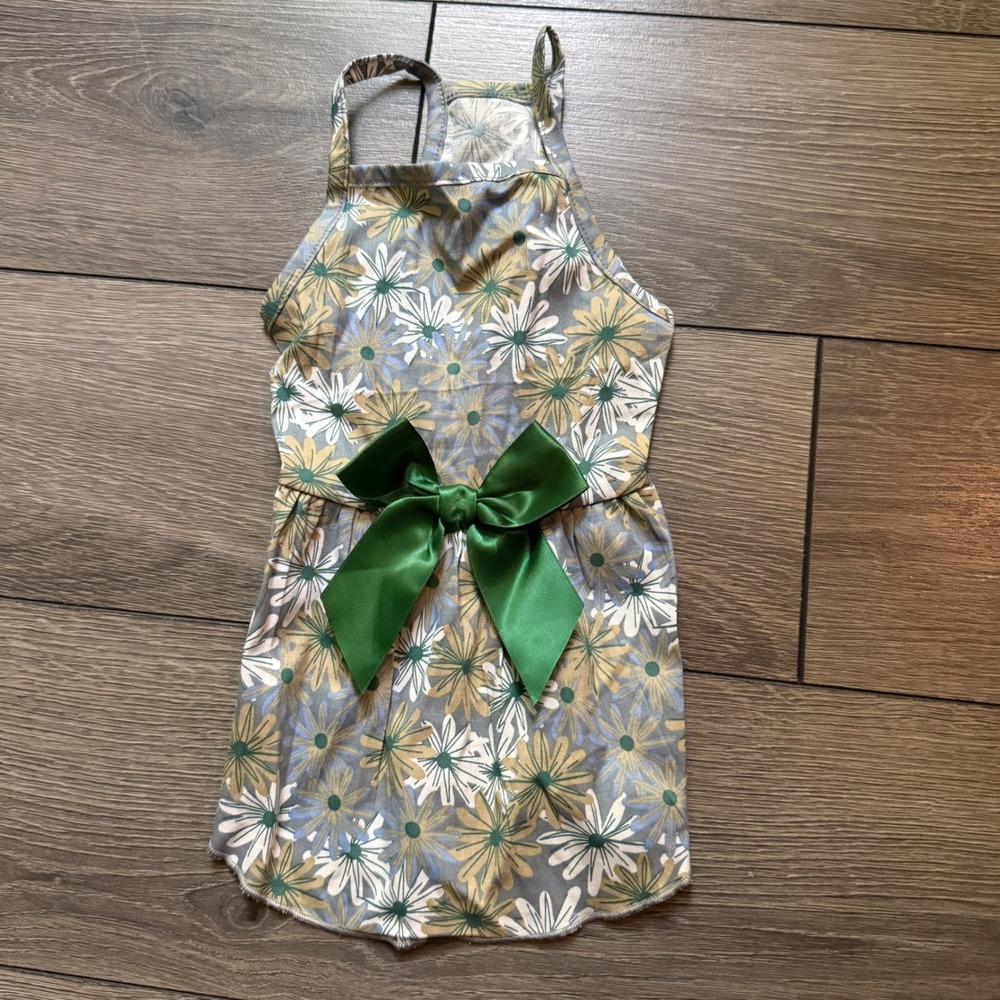 NWOT Floral Daisy Dog Dress with‎ Green Satin Bow Blue Green Tan Pet Large